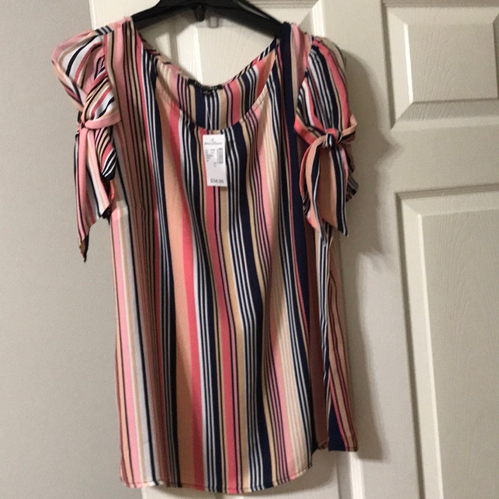 NWT. Roz & Ali apricot and navy blouse. Size L.